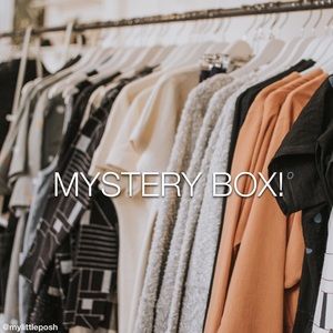 ✨ [RESALE BOX] 5+ Pieces! ✨ (XS-M)